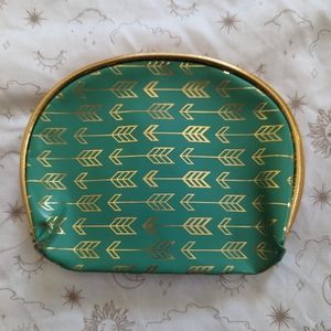 FREE WITH PURCHASE Cute Make up bag